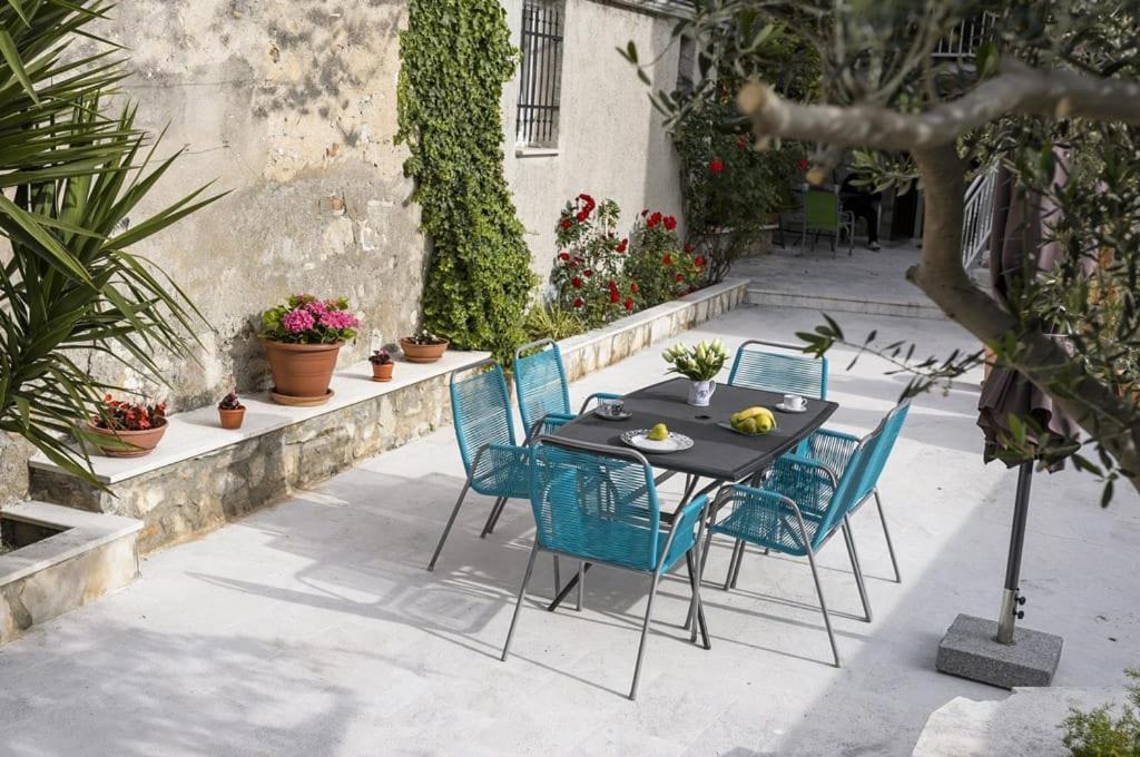 Diocletian Garden Centar Lägenhet Split Exteriör bild